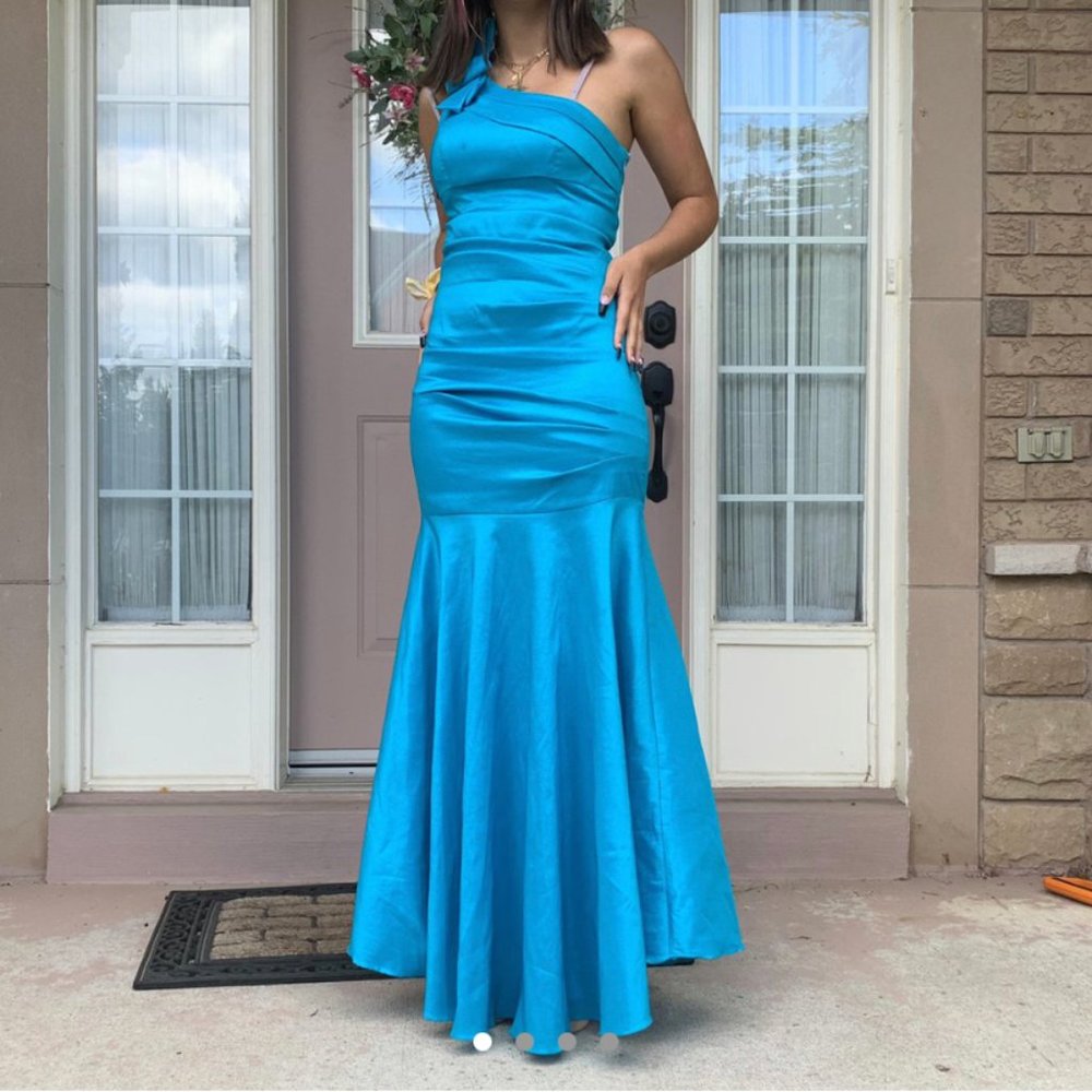 BLUE TIGHT FITTING STRETCHY MERMAID DRESS